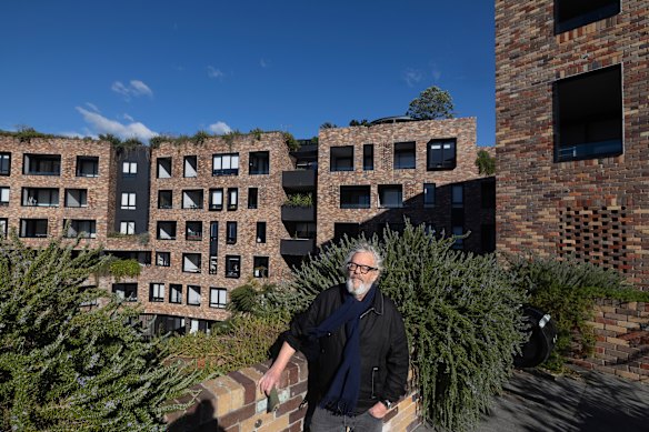 আলেকজান্দ্রিয়ায় আরকাদিয়া উন্নয়নের বাইরে ডি কেও আর্কিটেকচার থেকে স্থপতি কোস ডি কেইজজার।