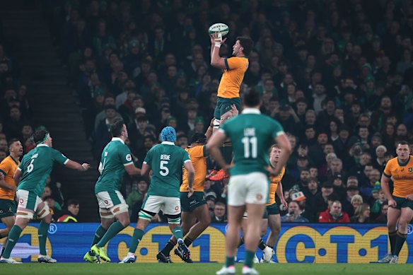 O alinhamento dos Wallabies falhou contra a Irlanda