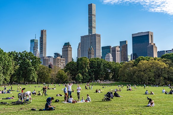 There are around 700 hotels in New York City, with the most popular district being Midtown Manhattan.