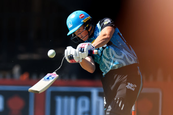 Grace Harris pulling the strings for the Heat at North Sydney Oval.