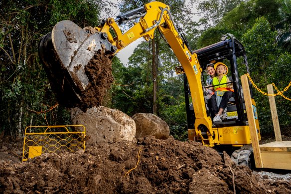 Dig It at Thunderbird Park, Mount Tamborine enables kids to operate heavy machinery (under appropriate supervision). 