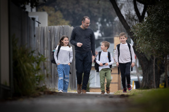 The Craig family are dismayed by the public school opportunities in their area.