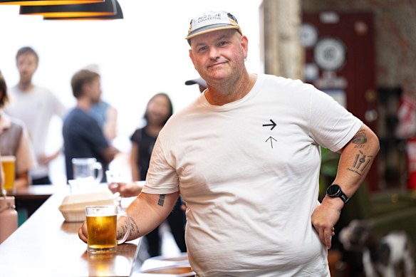 Mal McLeod dirige de Warragul a Brunswick semanalmente para trabalhar com o Nthside Collective.