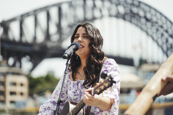 As part of the Australia Day 2024 Program, country music singer Loren Ryan will perform ‘Flame Trees’ in language, accompanied by William Barton on didgeridoo and Rex Goh on guitar.