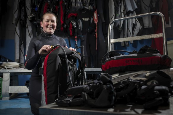 Aquarist Brianna O’Connor at Melbourne Aquarium.