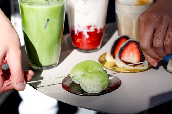 Slicing your dessert with string is all part of the fun.