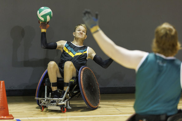 One of Vernon’s key roles is inbounding the ball for the Steelers –  despite not having the use of the muscles below his chest.