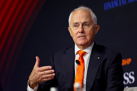 رئيس الوزراء السابق مالكوم تيرنبول خلال جلسة نقاش في قمة الأعمال في 2026 Financial Review.