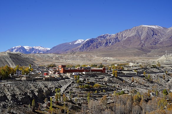 Ghami has the feel of a living lost city.