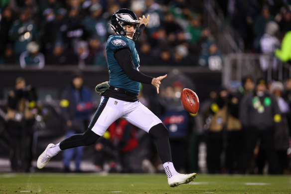 Arryn Siposs launches a punt for the Philadelphia Eagles.