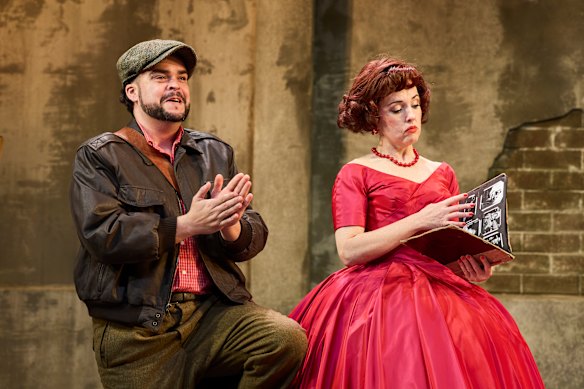 Stephen Marsh as Leporello and Jennifer Bonner as Donna Elvira
