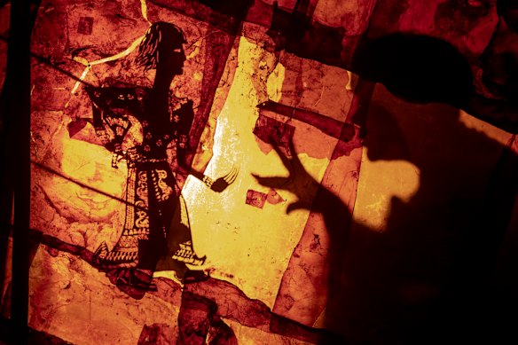 In Shadows utilises spellbinding interactions between light and shadow to evoke the myth of the  pontianak.