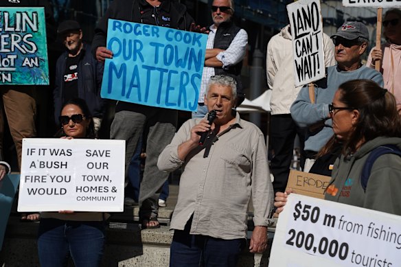 Lancelin Sand Hotel owner Glen Trebilcock told the crowd gathered at Forrest Place that he has been working on a solution to the erosion problem for the past 18 months.                               