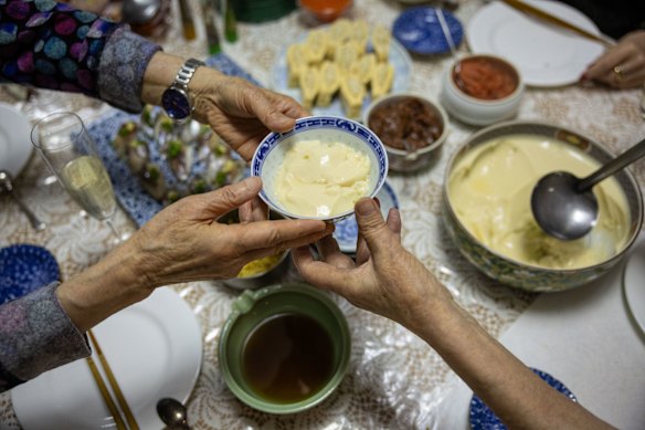 Creme de ovo sedoso como aqueles que a mãe faz.