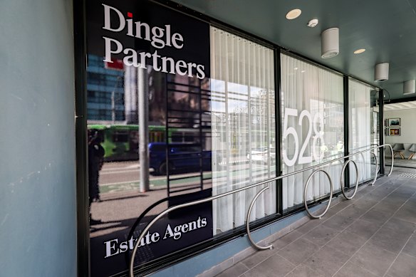 Malcolm Dingle’s estate agency has an office on the ground floor of the building.
