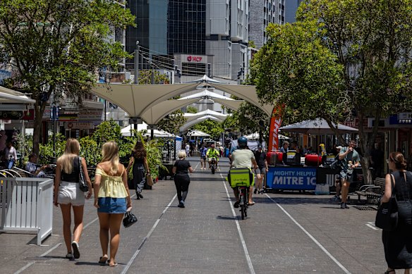 Residents have voiced strong support for more late-night bars and restaurants to revive Oxford Street mall.