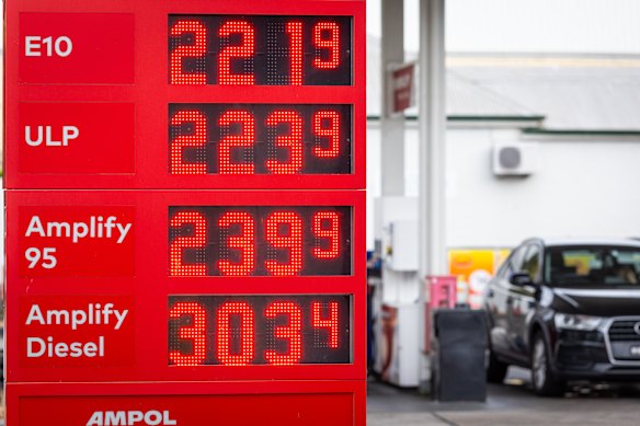 Australian petrol prices: Experts warn of worsening supply crunch amid ...