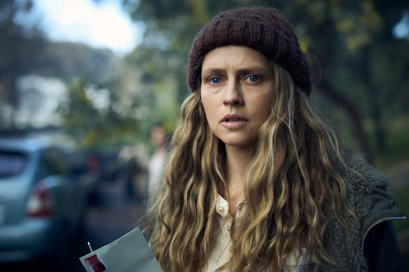 Teresa Palmer as Freya.