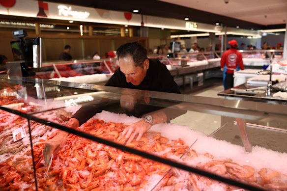 George Costi, proprietário da Claudio's Seafoods no novo local.