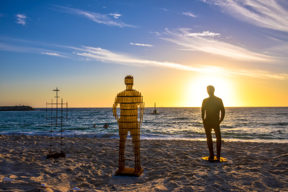 April Pine, ‘Shifting Horizons’, Sculpture by the Sea, Cottesloe 2019.