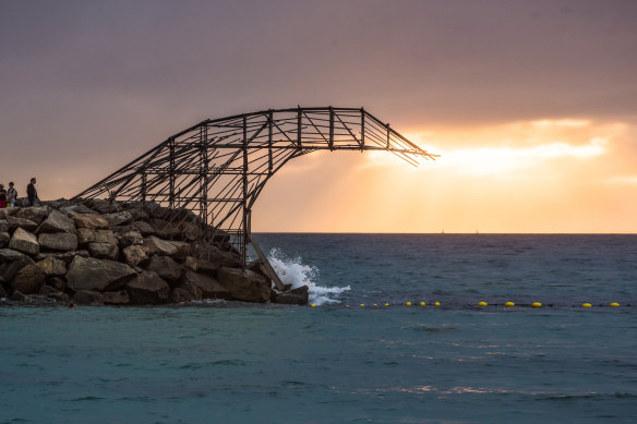 Jarrod Taylor, ‘Structural Wave’, Sculpture by the Sea, Cottesloe 2021.