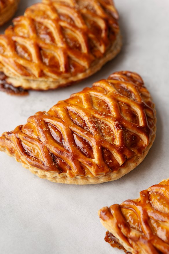 Warm apple and caramel chausson.