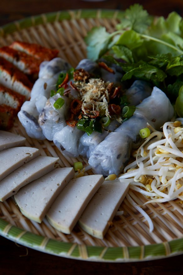 Banh cuon rice flour rolls.