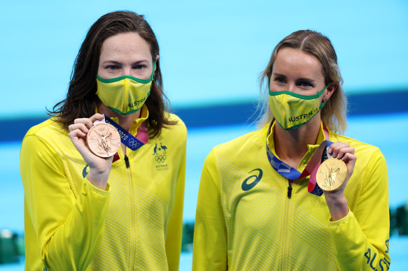 Cate Campbell (left) with her bronze, with gold medallist and teammate Emma McKeon.