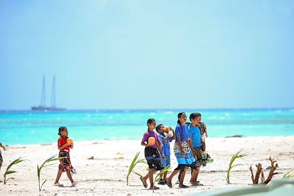The people of Rongelap Atoll were evacuated to Mejatto Island in 1985 because of nuclear contamination. A scientific mission is studying the radiation levels in their homeland.
