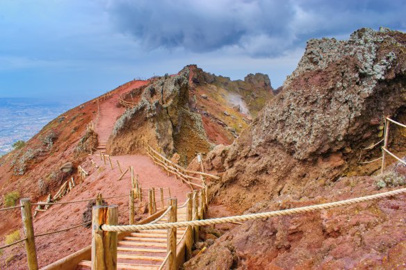 A hiking trail ascends to the crater of Vesuvius.