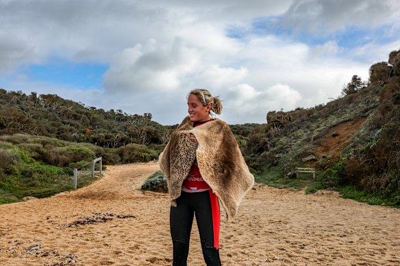 Zoric is a proud Yued Yorga woman from Bundjalung Country. 