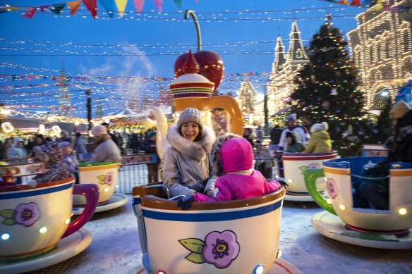 New Year and Orthodox Christmas celebrations are taking place at Holiday's Market in Red Square.