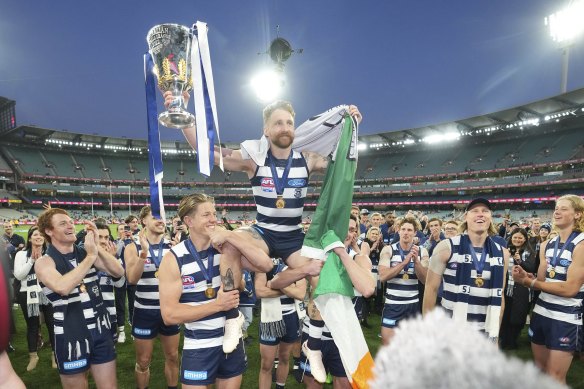 Zach Tuohy celebrating the 2022 grand final with the Irish flag.