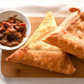 Sambusa (beef and onion pastries).
