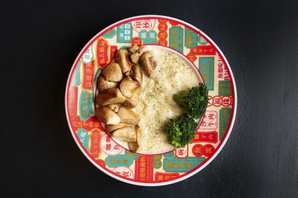 Cheese instant noodles with grilled mushroom.