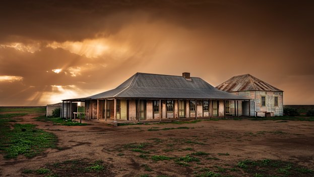 The shuttered One Tree Hotel near Hay, NSW, was once a staging post for the Cobb & Co. coach.