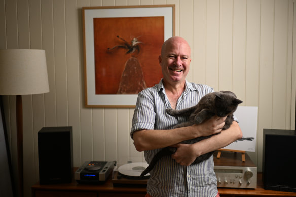 Brisbane-based composer and DJ Pete Goodwin, who performs under the name THE SWEATS, composed a 12-minute soundtrack to accompany Sydney’s midnight New Year’s Eve fireworks.
