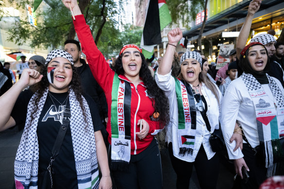 Muslim groups want mosques lit up in the colouurs of Palestine’s flag - red, green, white and black.