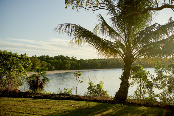 The Outback Spirit tour finishes with a stay at five-star Seven Spirit Bay Lodge.