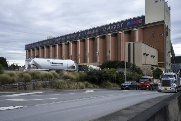 The silos were painted to mimic Grecian columns in the lead-up to the Sydney 
Olympics.