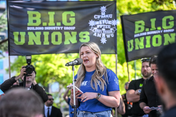 Jasmine, a CFMEU member, spoke about her concerns about the cost of living and the need for strong pay deals. 