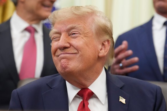 トランプ大統領は、突然の禁止には特別なきっかけはなかったと述べ、報道機関に責任があると主張した。