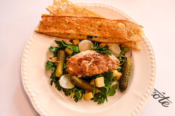 Rillettes de porc: Pork rillettes, pistachio, roasted apple, cornichon, bread wafers.