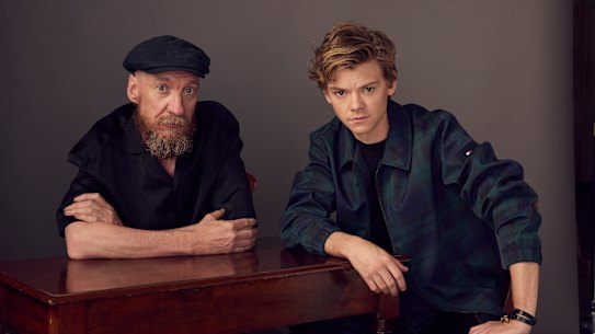 David Thewlis (à esquerda) e Thomas Brodie-Sangster estrelam The Artful Dodger.