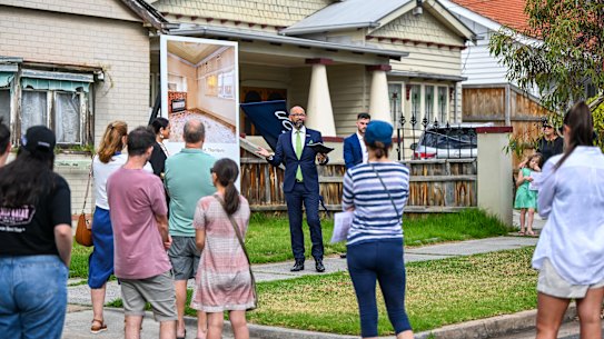 A double whammy of rising listings and weaker buyer demand could tip the balance in favour of buyers according to experts.