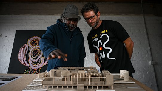 Dr Simon Quilty ( right ) is involved to establish climate-ready homes in remote communities, called the Wilya Janta indigenous housing collaboration. Photo of Dr Quilty and Alfred Rickson, elder rembrranga First Nations from Bulman in central anthem land. 5 October 2023. Photo: Eddie Jim.