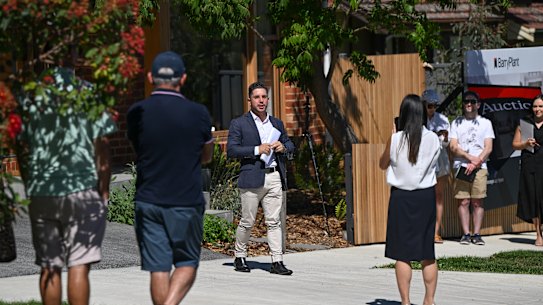 Property investors from NSW are buying in Melbourne.