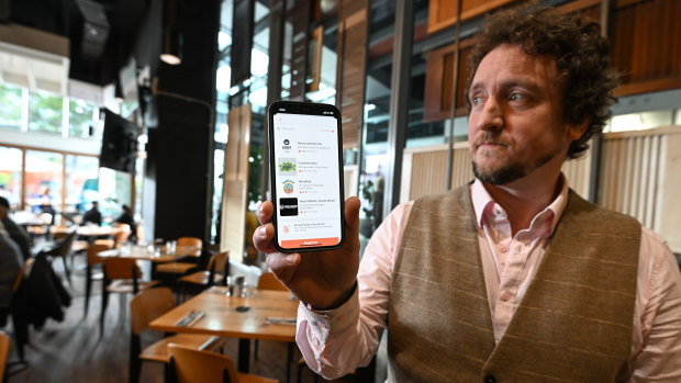 Restaurants, cafes turn to staff recruitment apps amid worker crisis