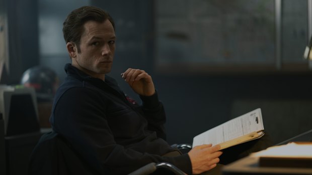 Taron Egerton as arson investigator Dave Gudsen in the twisty thriller Smoke.