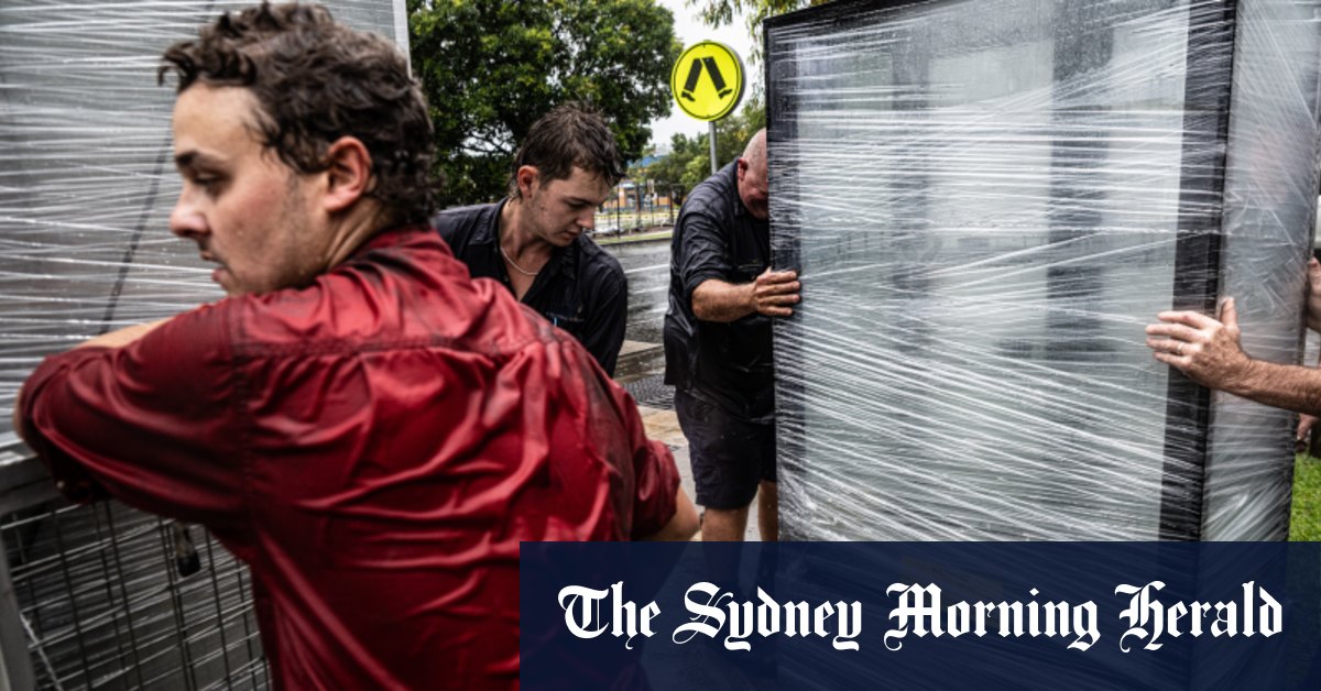 Northern NSW hunkers down as Cyclone Alfred inches closer